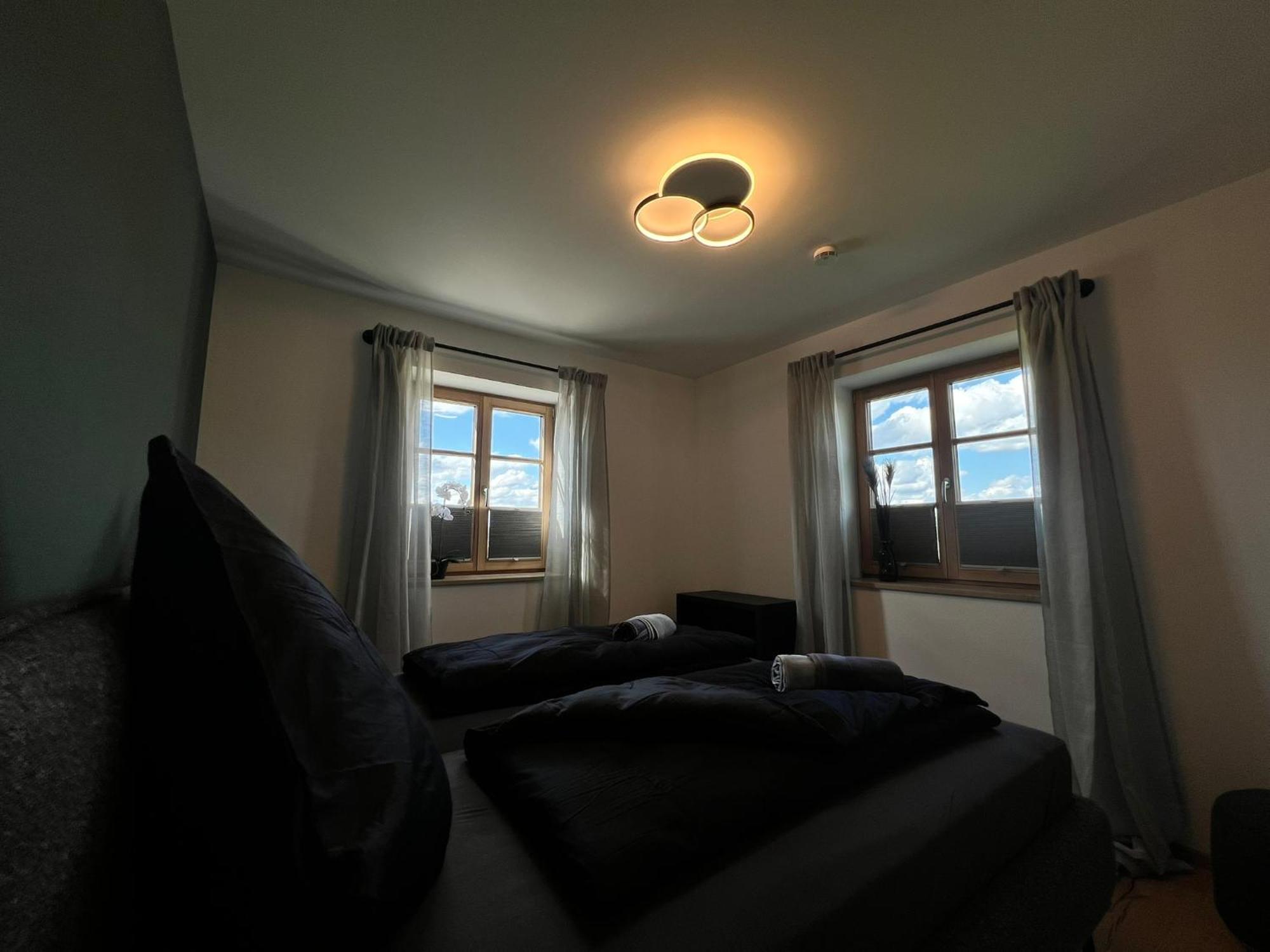 Stay Nice Apartments Dorfen Naehe Muenchen Jacuzzi Grillkota 75 Zoll Tv Exterior photo