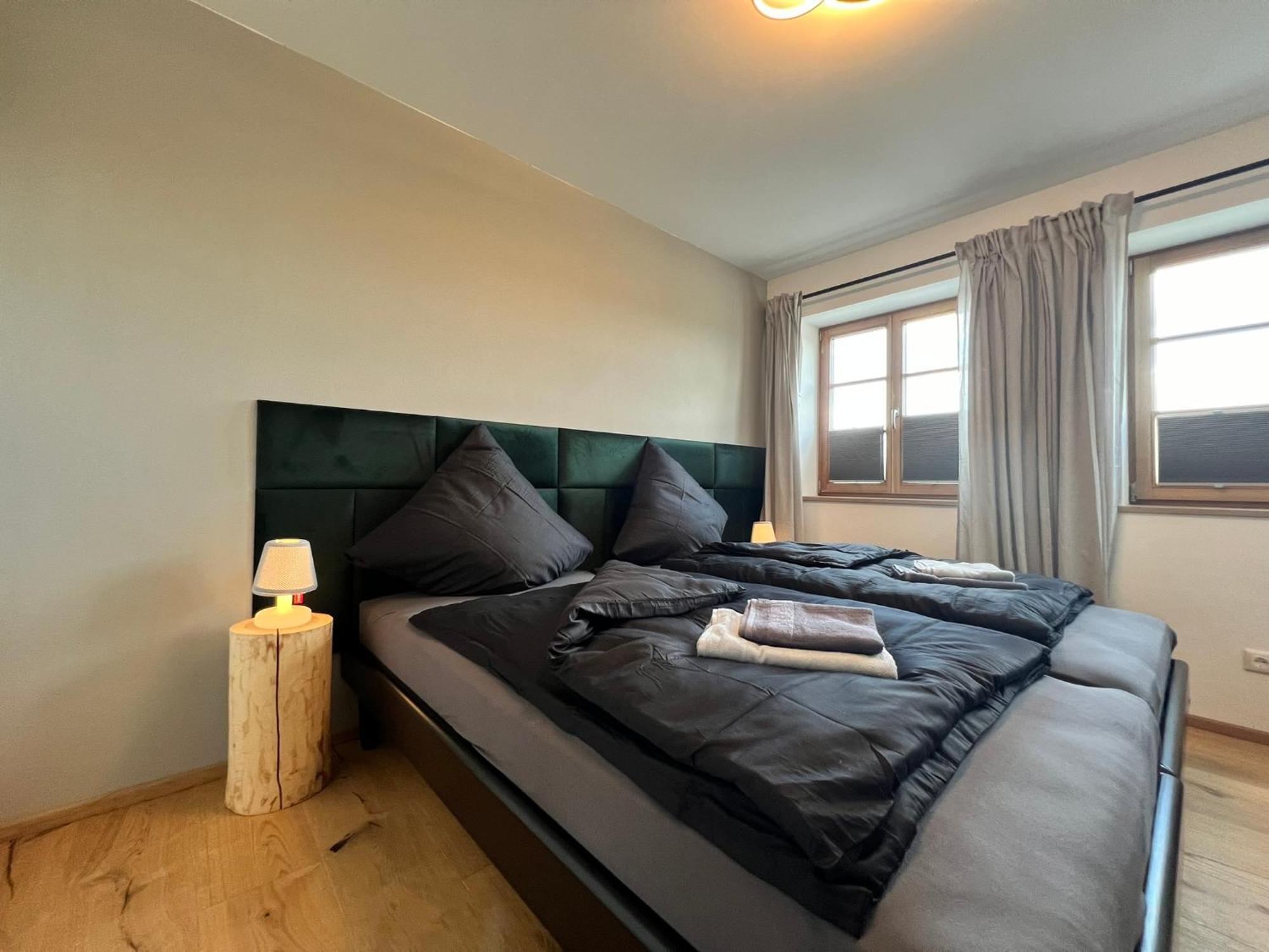 Stay Nice Apartments Dorfen Naehe Muenchen Jacuzzi Grillkota 75 Zoll Tv Exterior photo